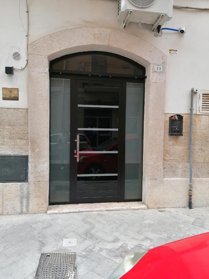 La Dimora Del Principe-Piano Terra Bed & Breakfast Trani Exterior photo